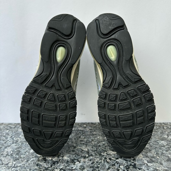 Nike Air Max 97 Mica Green AQ4137-300 Women’s Size 10 Shoes Sneakers. - Picture 10 of 13